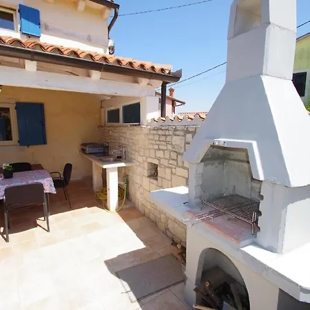 In Mit Terrasse Und Grill * Kavran