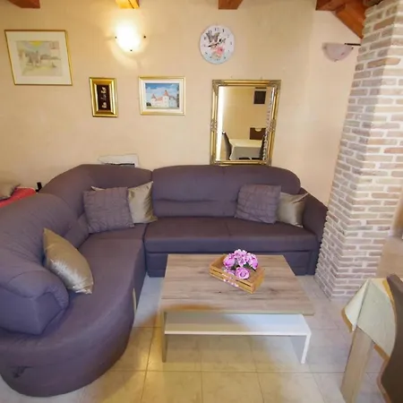 Holiday home In Mit Terrasse Und Grill